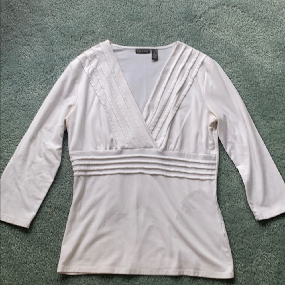 White Apt. 9 top with 3/4 length sleeves